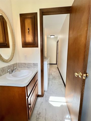2711 64th Street, Des Moines, IA 50322
