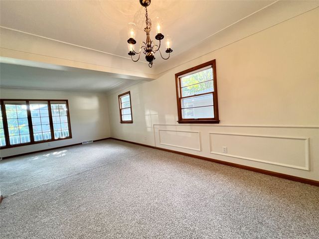 2711 64th Street, Des Moines, IA 50322