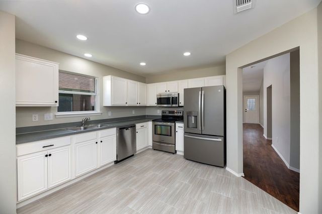 9937 Long Rifle Drive, Fort Worth, TX 76108