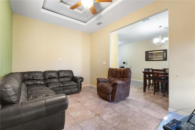 1016 W Dawes Avenue, Alton, TX 78573