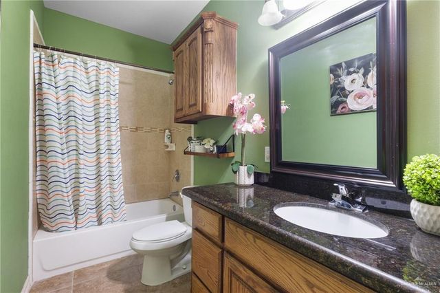 1016 W Dawes Avenue, Alton, TX 78573