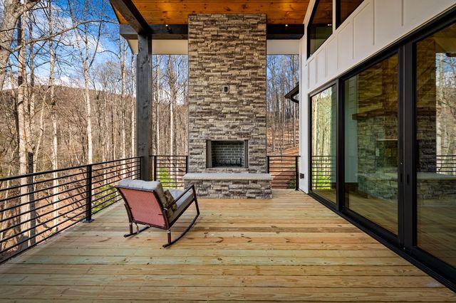 172 Grand Oaks Trail, Morganton, GA 30560