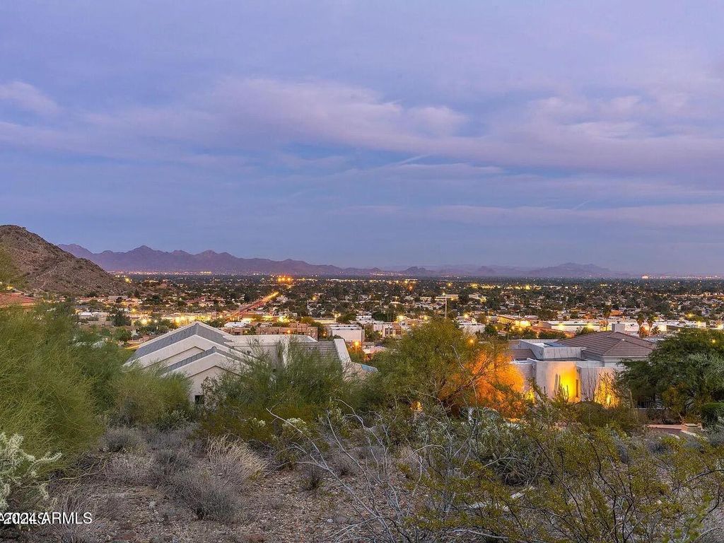 12846 N NANCY JANE Lane 4, Phoenix, AZ 85022
