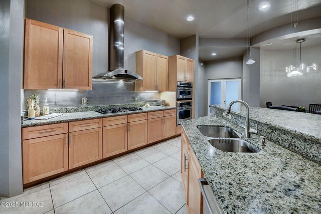 7530 E Placita Ventana Hayes, Tucson, AZ 85750