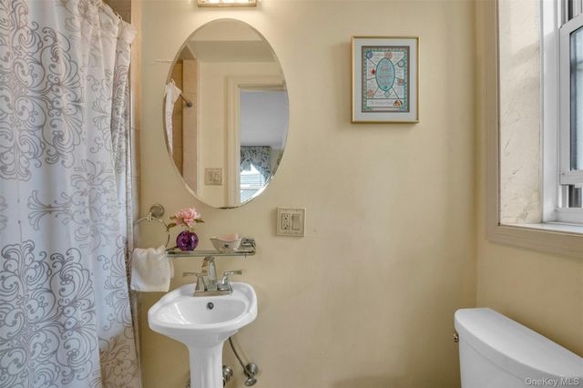 920 Pelhamdale Avenue A2H, Pelham, NY 10803