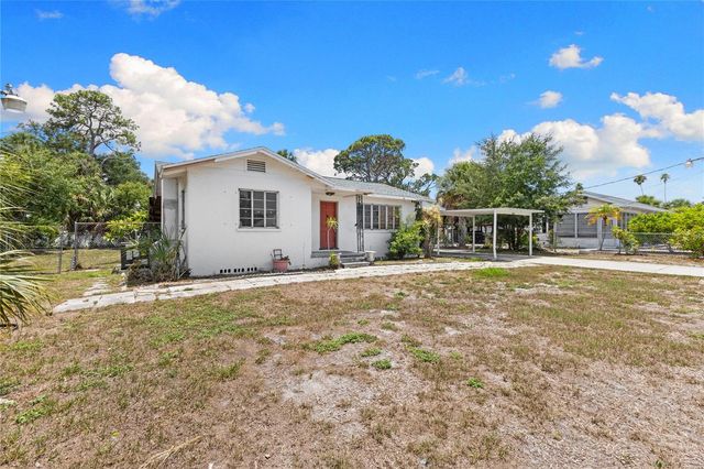 2025 17TH AVENUE W, Bradenton, FL 34205