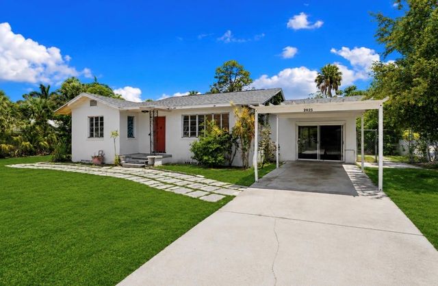 2025 17TH AVENUE W, Bradenton, FL 34205