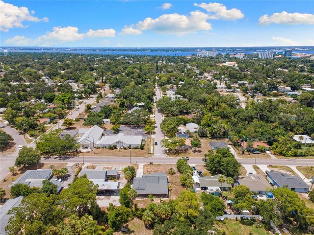2025 17TH AVENUE W, Bradenton, FL 34205