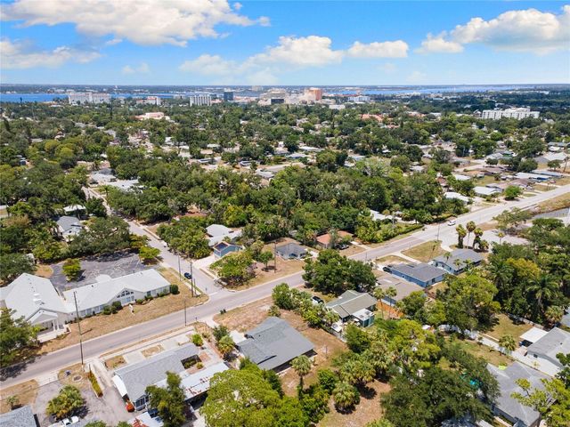 2025 17TH AVENUE W, Bradenton, FL 34205