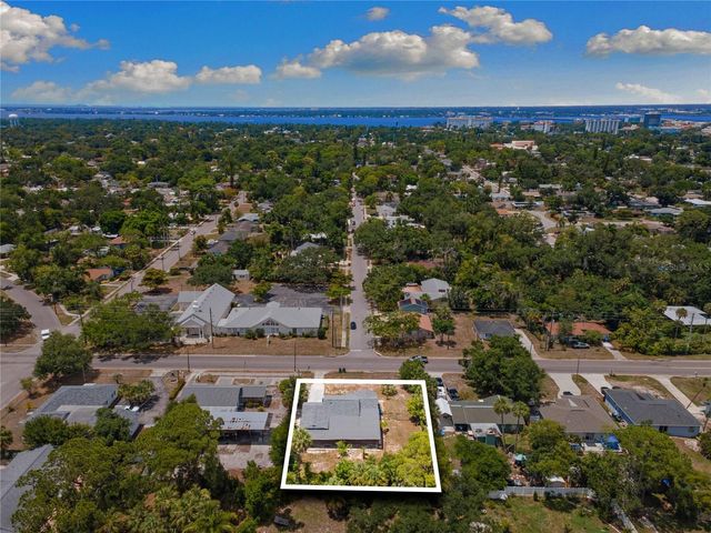 2025 17TH AVENUE W, Bradenton, FL 34205