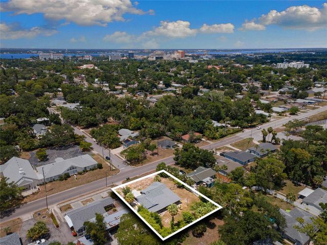 2025 17TH AVENUE W, Bradenton, FL 34205