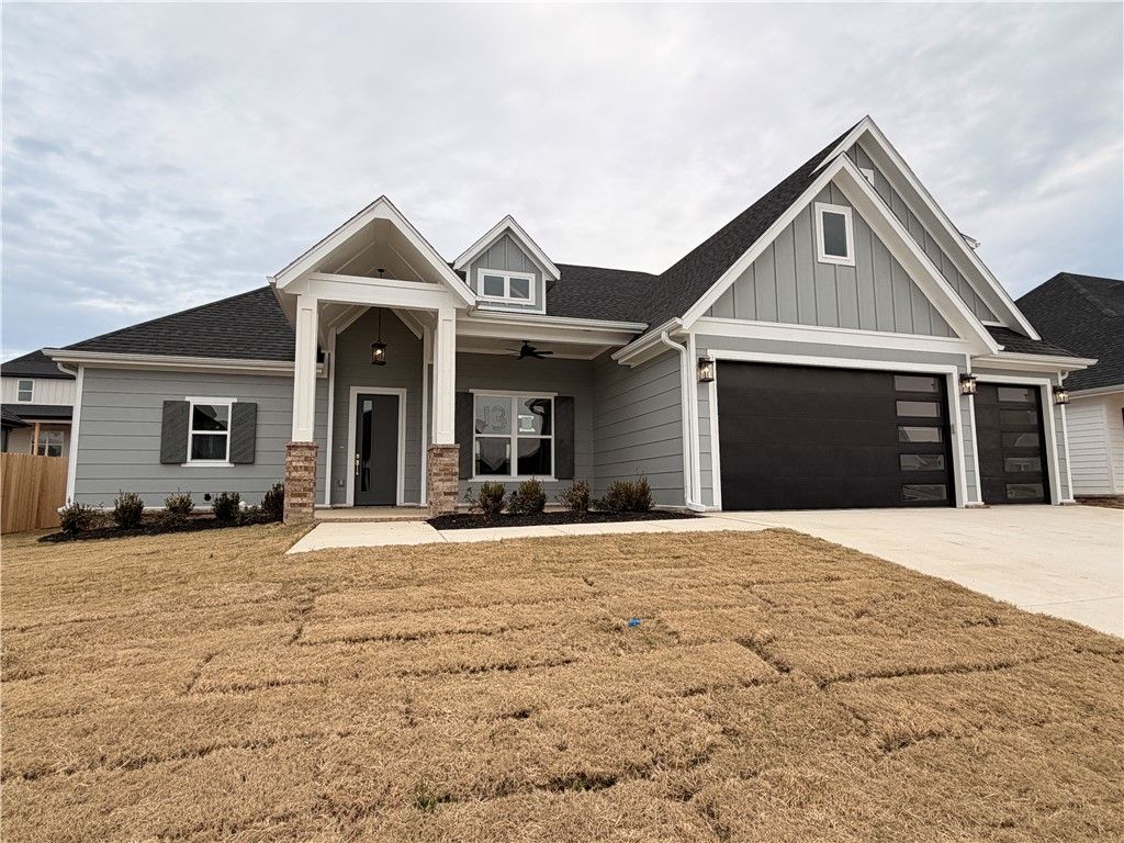 2704 Lunar Avenue, Lowell, AR 72745