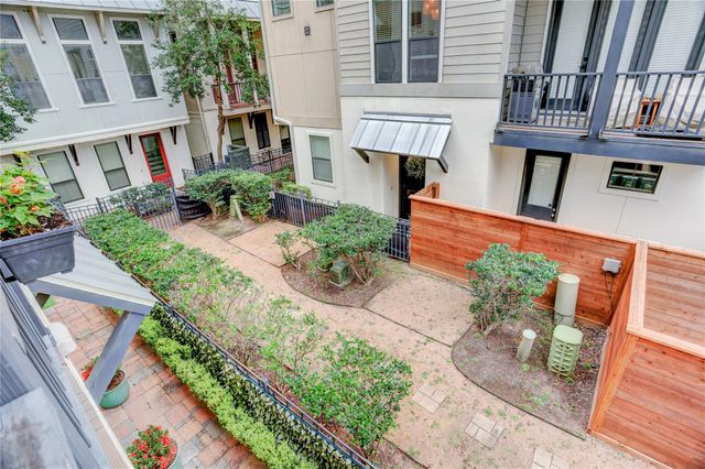 3225 Maxroy Street, Houston, TX 77008