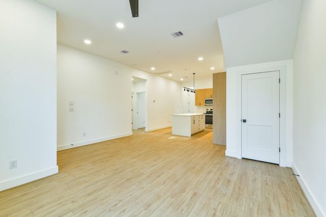 164 Wallace Street, Houston, TX 77022