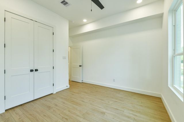 164 Wallace Street, Houston, TX 77022