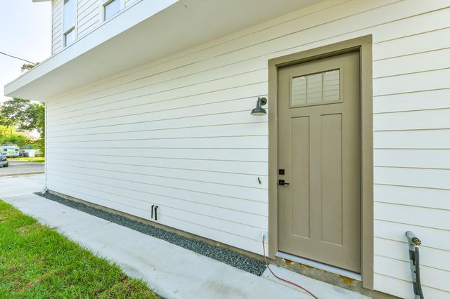 164 Wallace Street, Houston, TX 77022