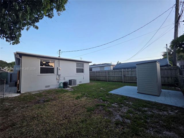 4310 E 9th Ln, Hialeah, FL 33013
