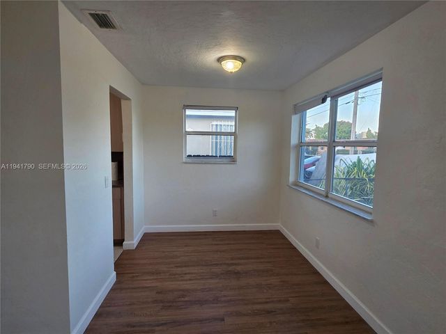 4310 E 9th Ln, Hialeah, FL 33013