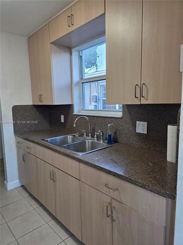 4310 E 9th Ln, Hialeah, FL 33013