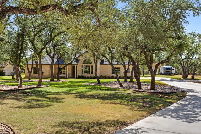 607 Bending Oak DR, Dripping Springs, TX 78620