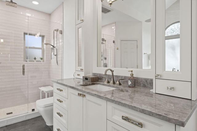 607 Bending Oak DR, Dripping Springs, TX 78620