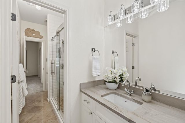 607 Bending Oak DR, Dripping Springs, TX 78620
