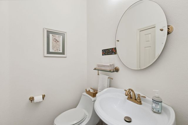 607 Bending Oak DR, Dripping Springs, TX 78620