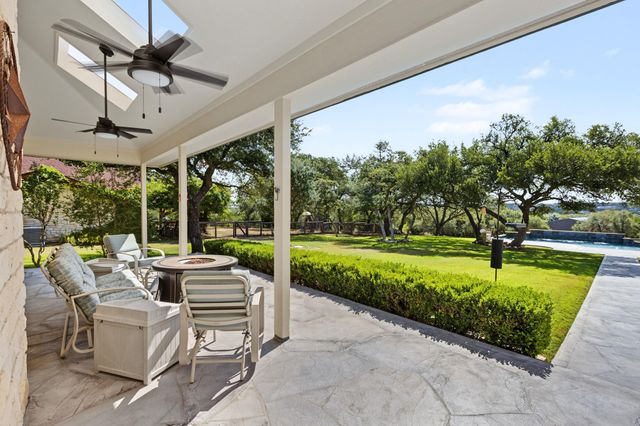 607 Bending Oak DR, Dripping Springs, TX 78620