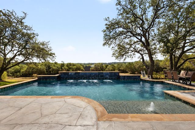 607 Bending Oak DR, Dripping Springs, TX 78620
