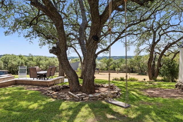 607 Bending Oak DR, Dripping Springs, TX 78620