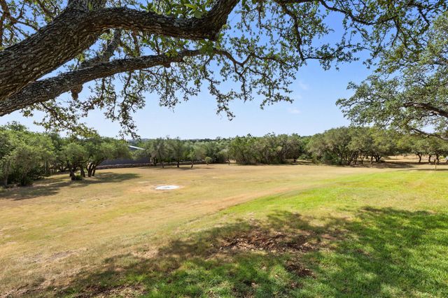607 Bending Oak DR, Dripping Springs, TX 78620