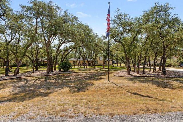 607 Bending Oak DR, Dripping Springs, TX 78620