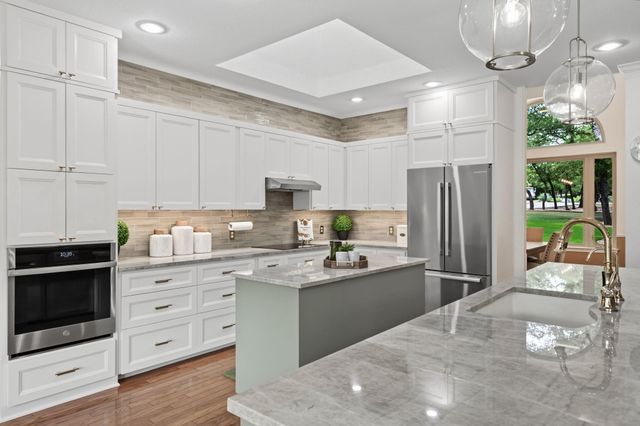 607 Bending Oak DR, Dripping Springs, TX 78620