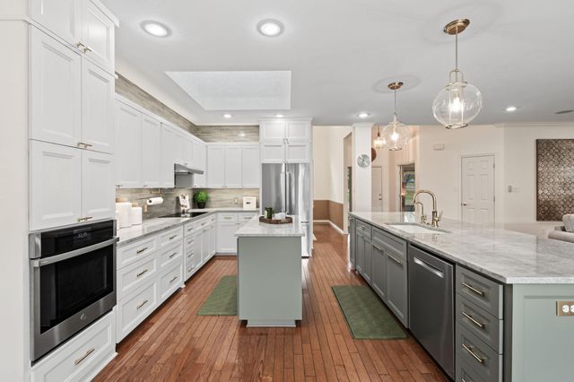 607 Bending Oak DR, Dripping Springs, TX 78620