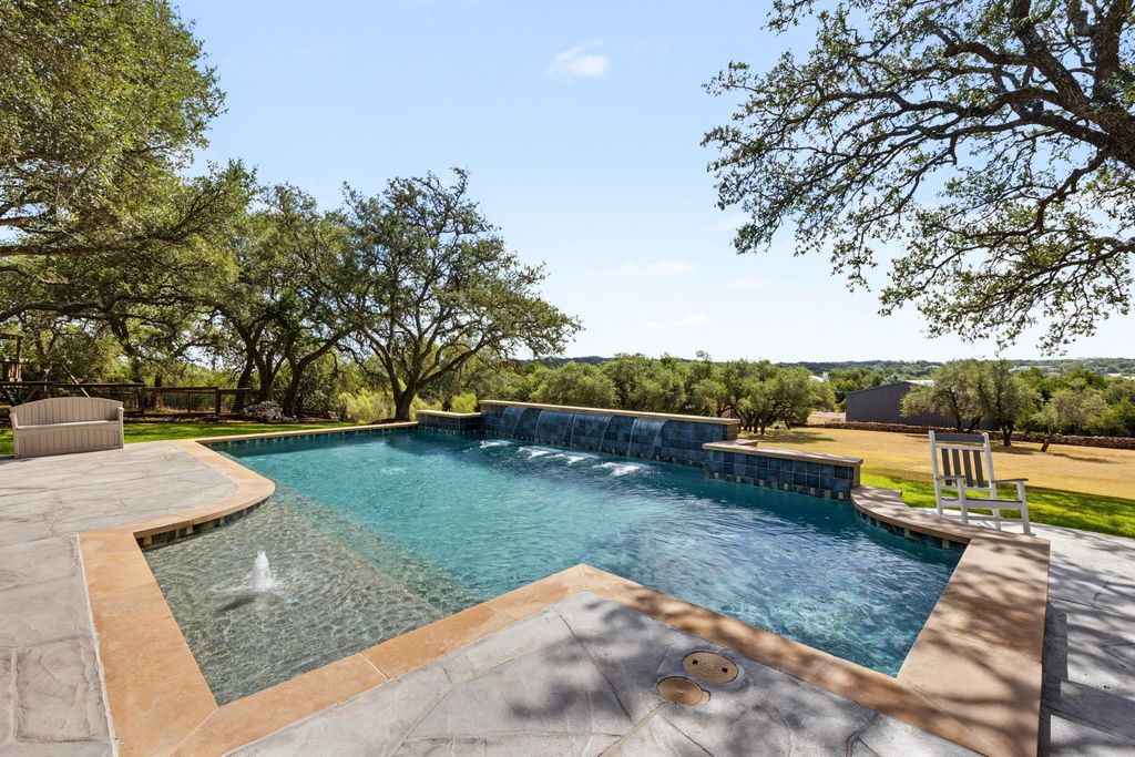 607 Bending Oak DR, Dripping Springs, TX 78620