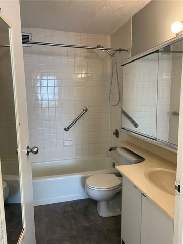 2 Bay Club Drive 17H, Bayside, NY 11360