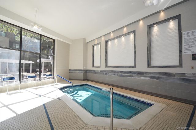 2 Bay Club Drive 17H, Bayside, NY 11360