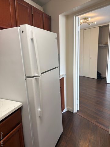 2 Bay Club Drive 17H, Bayside, NY 11360