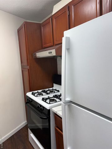 2 Bay Club Drive 17H, Bayside, NY 11360