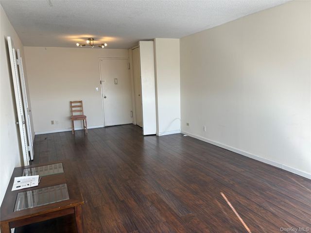 2 Bay Club Drive 17H, Bayside, NY 11360