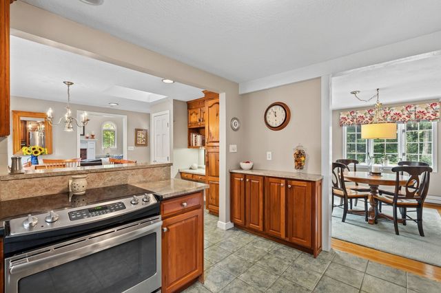 28 Lady Slipper Cir, Pembroke, MA 02359