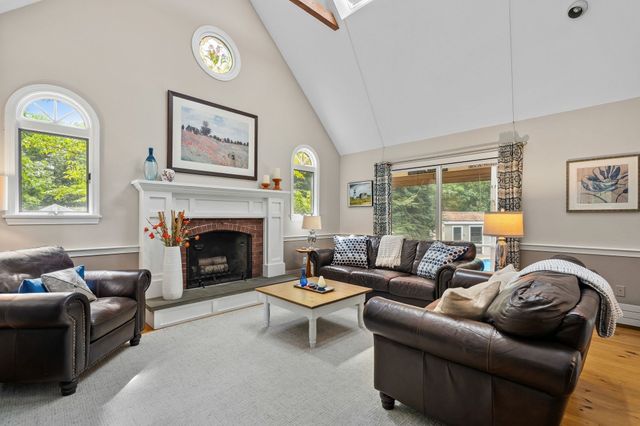 28 Lady Slipper Cir, Pembroke, MA 02359