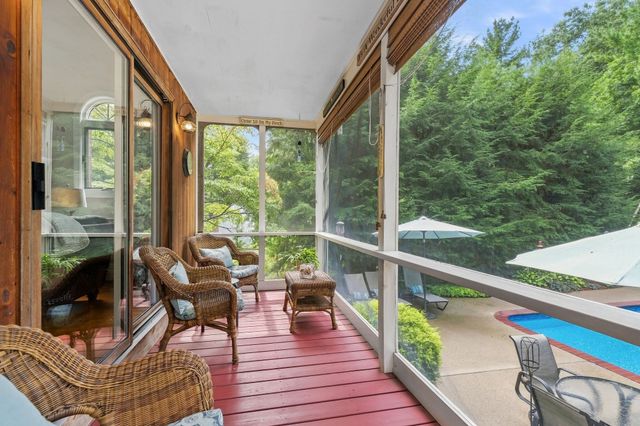 28 Lady Slipper Cir, Pembroke, MA 02359