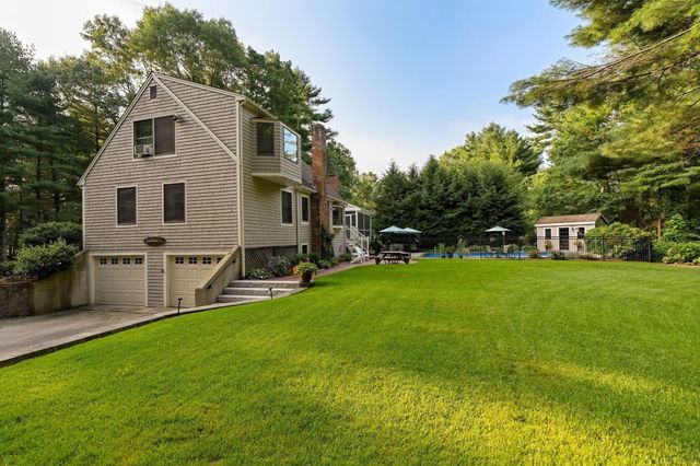 28 Lady Slipper Cir, Pembroke, MA 02359