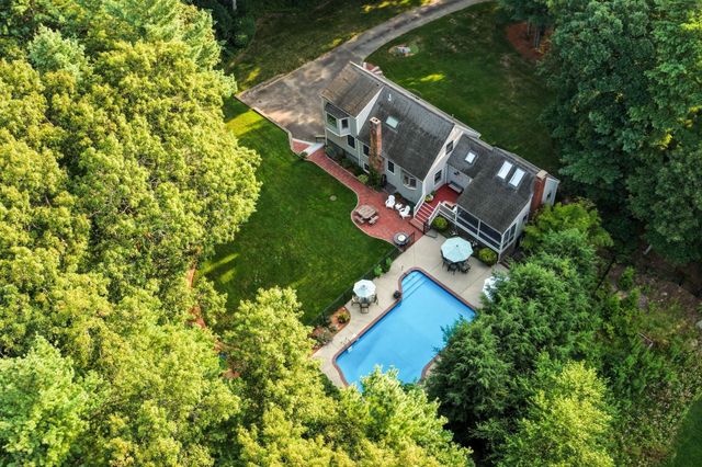 28 Lady Slipper Cir, Pembroke, MA 02359