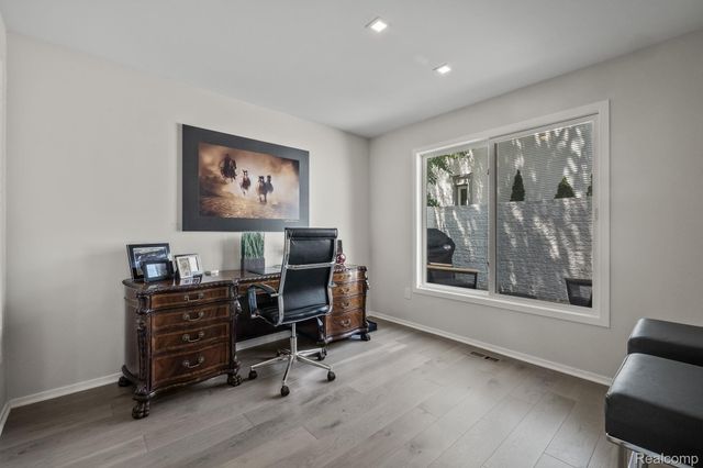 418 E 5th Street 2, Royal Oak, MI 48067