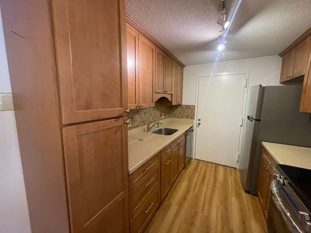 29 Village Rock Lane 1, Natick, MA 01760