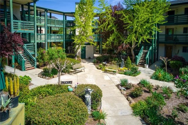 10 Royale 23, Lakeport, CA 95453