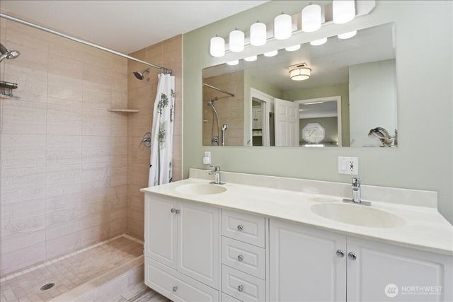 17035 136th Place SE, Renton, WA 98058