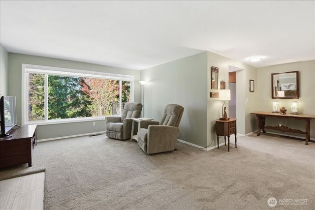 17035 136th Place SE, Renton, WA 98058